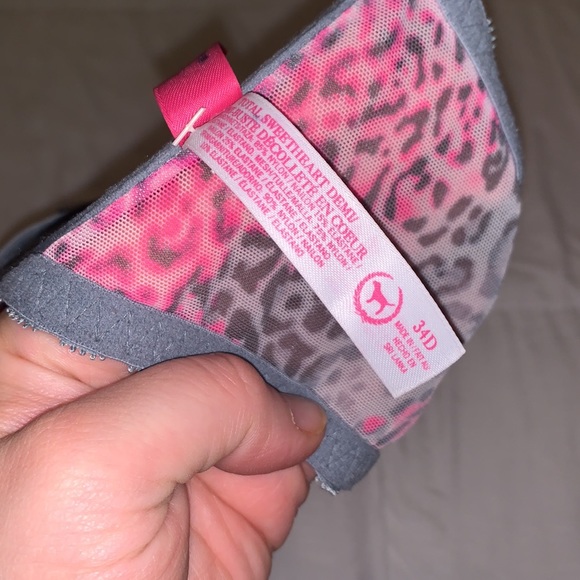 4 like new Victoria’s Secret bras - Picture 7 of 7